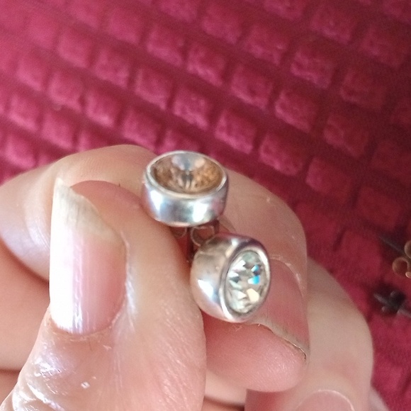 Lot of four vintage stud style pierced earrings - Picture 3 of 5